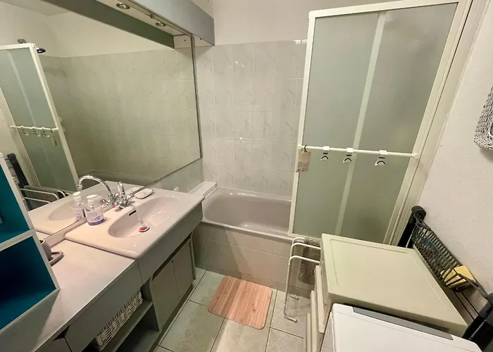 T3 A 150m De La Plage, Proche Centre, Avec Garage Et Loggia - D'olonne - Fr-1-92-562 *